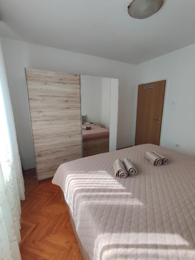 Apartment Jelena Fazana Exterior photo